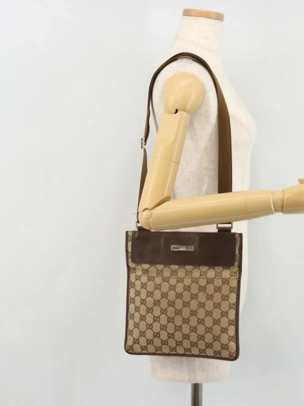 GUCCI GG Canvas Shoulder Bag Beige Silver 27639 Auth 175360